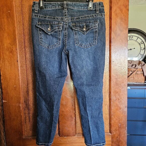 NINE WEST Women's Size 8 Capri Zippered Bottom Blue Jeans - Picture 1 of 11